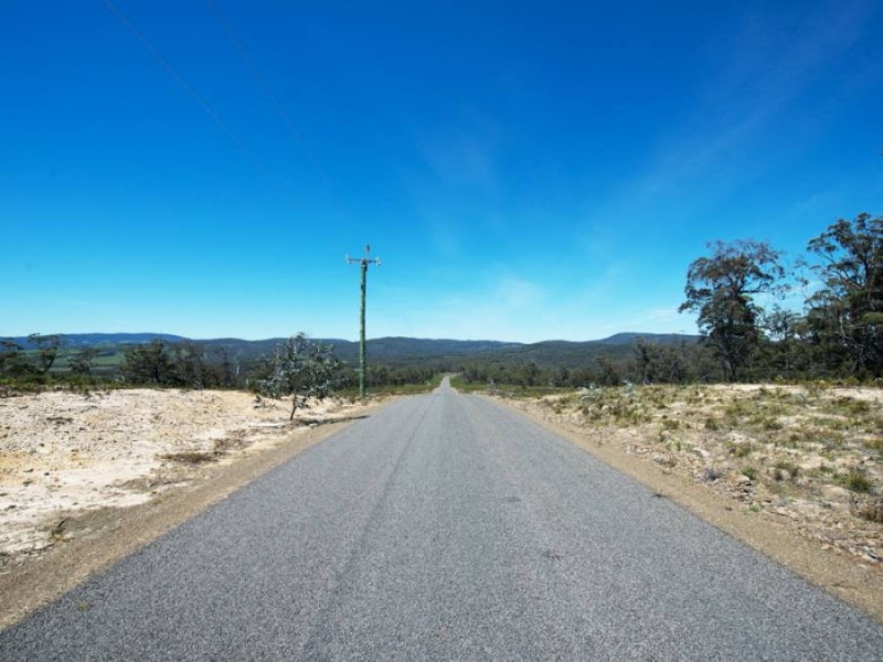 Sloping Main TAS 7186