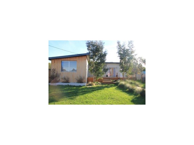 18 Tenth Avenue, Dodges Ferry TAS 7173