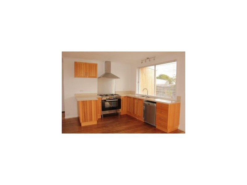 18 Tenth Avenue, Dodges Ferry TAS 7173