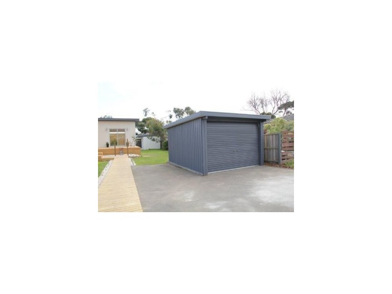 18 Tenth Avenue, Dodges Ferry TAS 7173