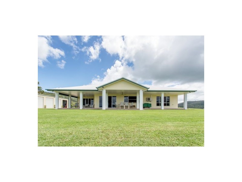 327 Smith-Cross Road, Devereux Creek QLD 4753