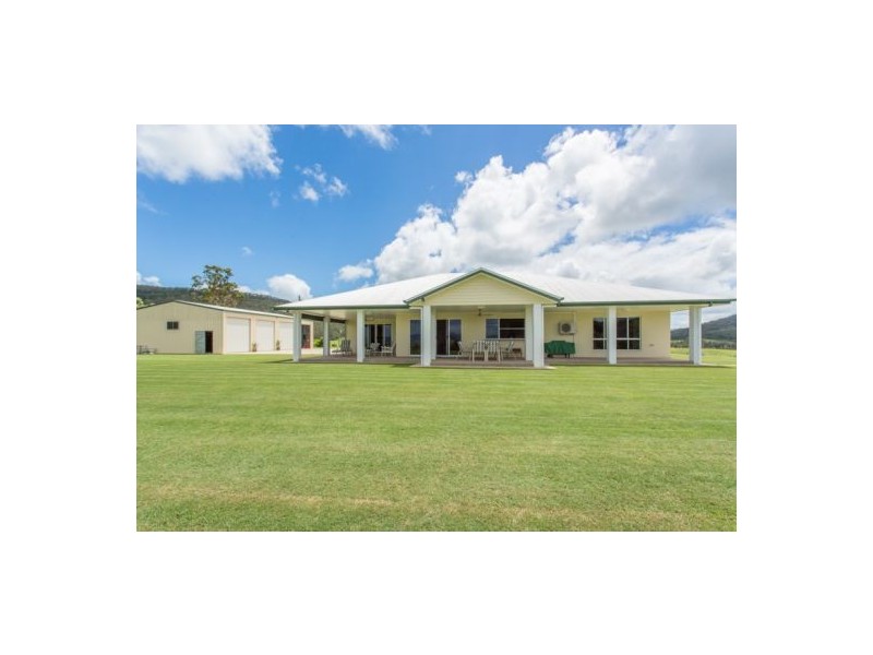 327 Smith-Cross Road, Devereux Creek QLD 4753