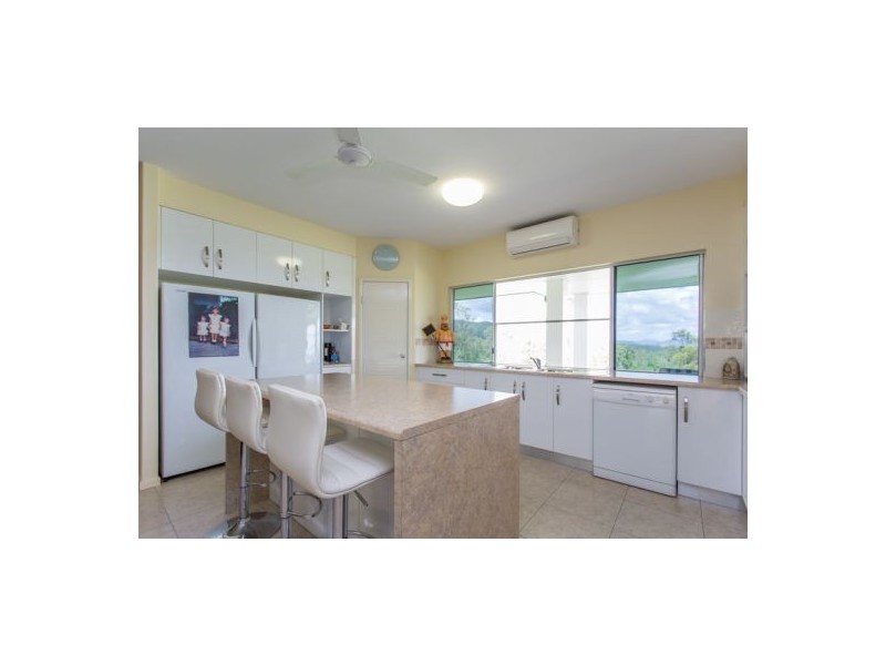 327 Smith-Cross Road, Devereux Creek QLD 4753