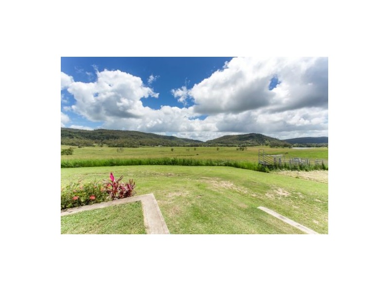 327 Smith-Cross Road, Devereux Creek QLD 4753