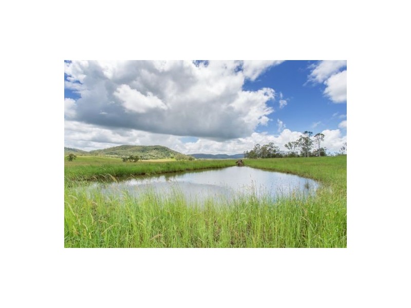 327 Smith-Cross Road, Devereux Creek QLD 4753