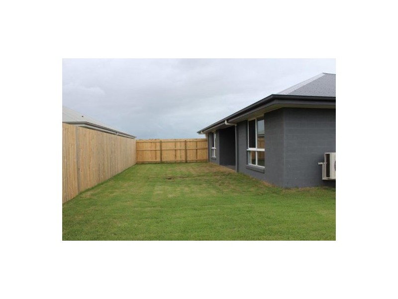 9 Williamtown Court, Rural View QLD 4740