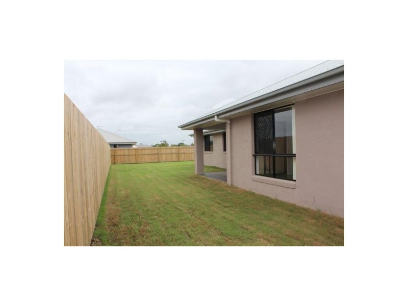 13 Williamtown Court, Rural View QLD 4740