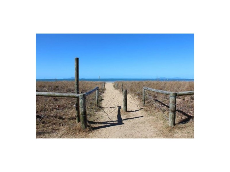 13 Williamtown Court, Rural View QLD 4740