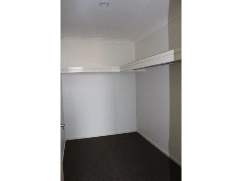 13 Williamtown Court, Rural View QLD 4740