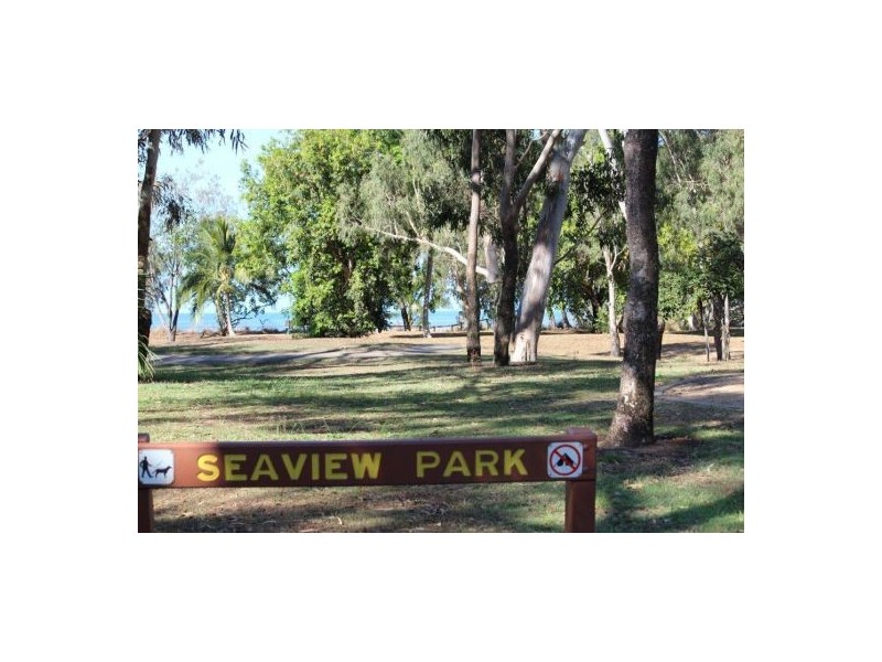 13 Williamtown Court, Rural View QLD 4740