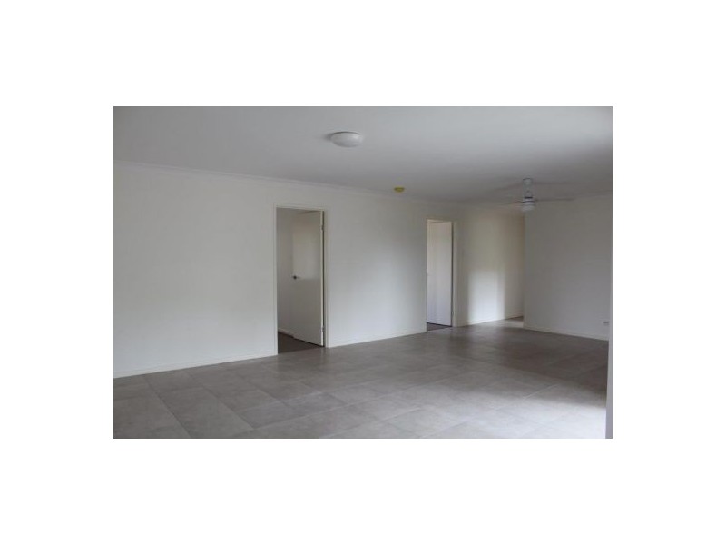 11 Williamtown Court, Rural View QLD 4740