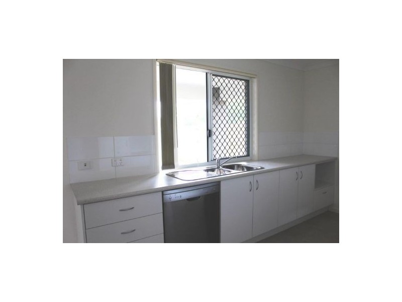 11 Williamtown Court, Rural View QLD 4740