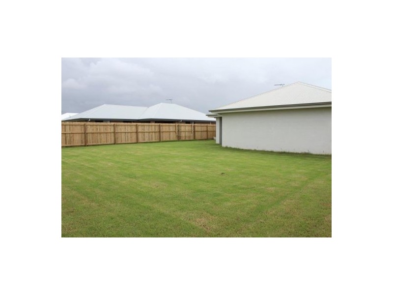 11 Williamtown Court, Rural View QLD 4740