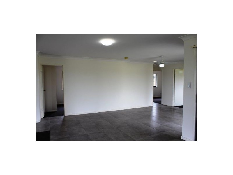11 Williamtown Court, Rural View QLD 4740