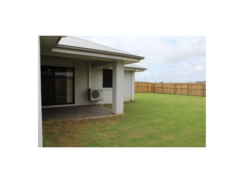 11 Williamtown Court, Rural View QLD 4740