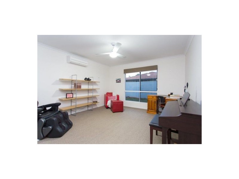 27 Kinghorn Street, Eimeo QLD 4740