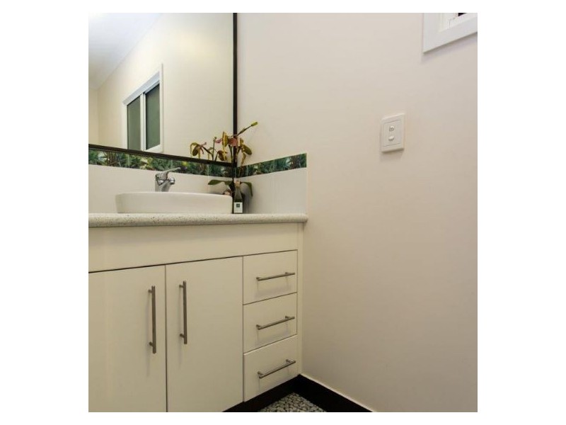 27 Kinghorn Street, Eimeo QLD 4740