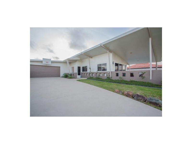 27 Kinghorn Street, Eimeo QLD 4740