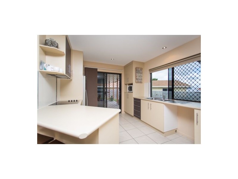 38 Frank Cowley Drive, Glenella QLD 4740