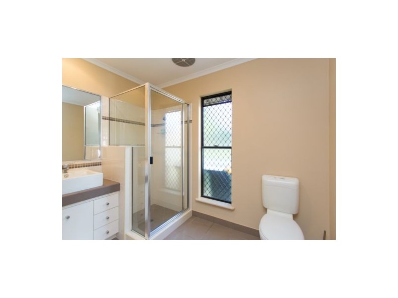 38 Frank Cowley Drive, Glenella QLD 4740