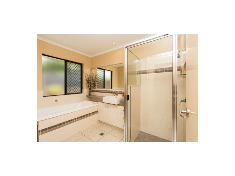 38 Frank Cowley Drive, Glenella QLD 4740