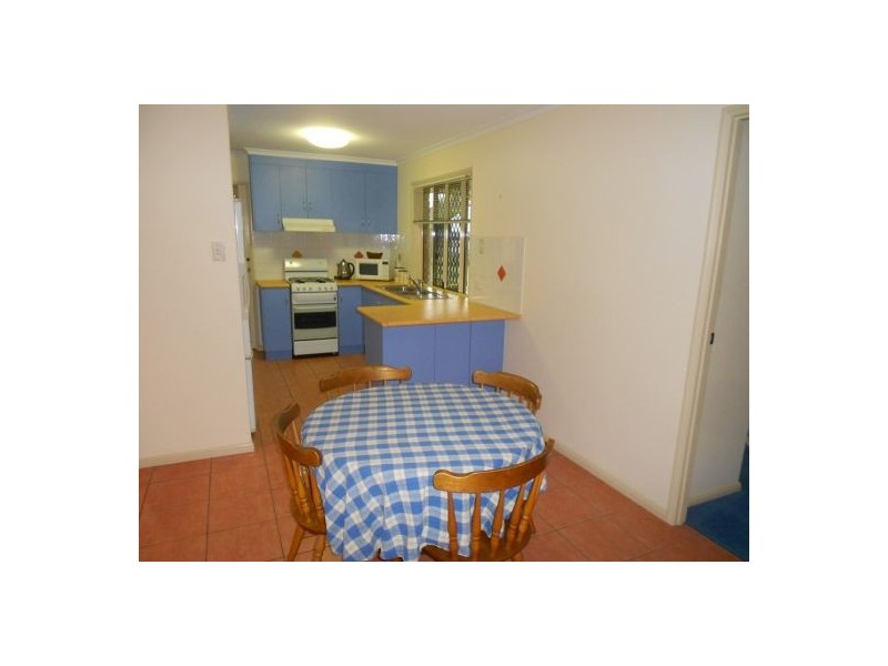 2/70 Holland Street, West Mackay QLD 4740