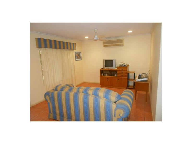 2/70 Holland Street, West Mackay QLD 4740