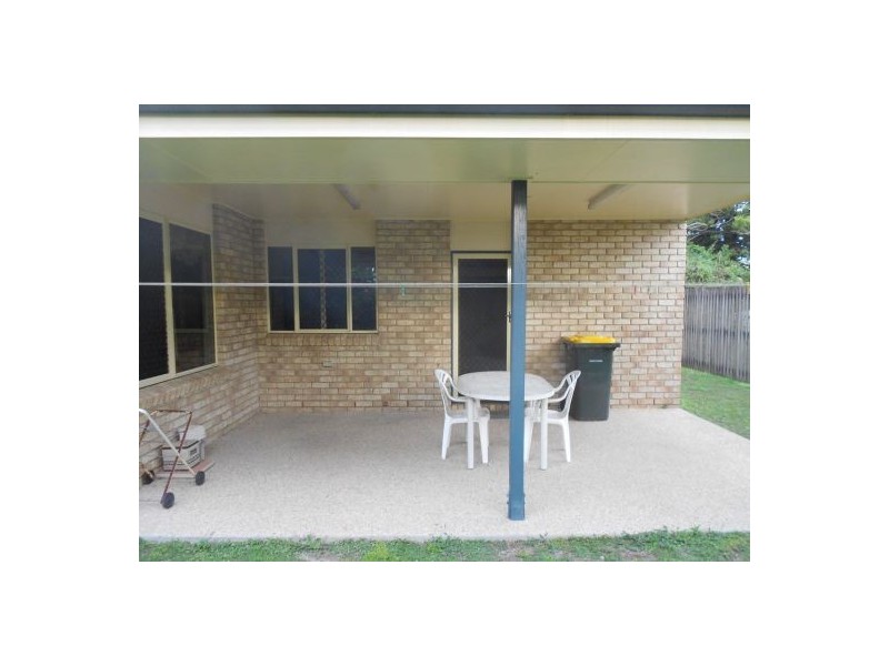 2/70 Holland Street, West Mackay QLD 4740