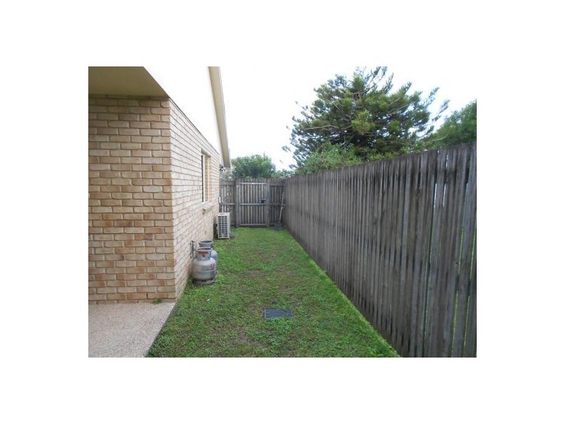 2/70 Holland Street, West Mackay QLD 4740