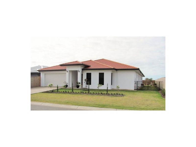 8 Kiber Place, Ooralea QLD 4740