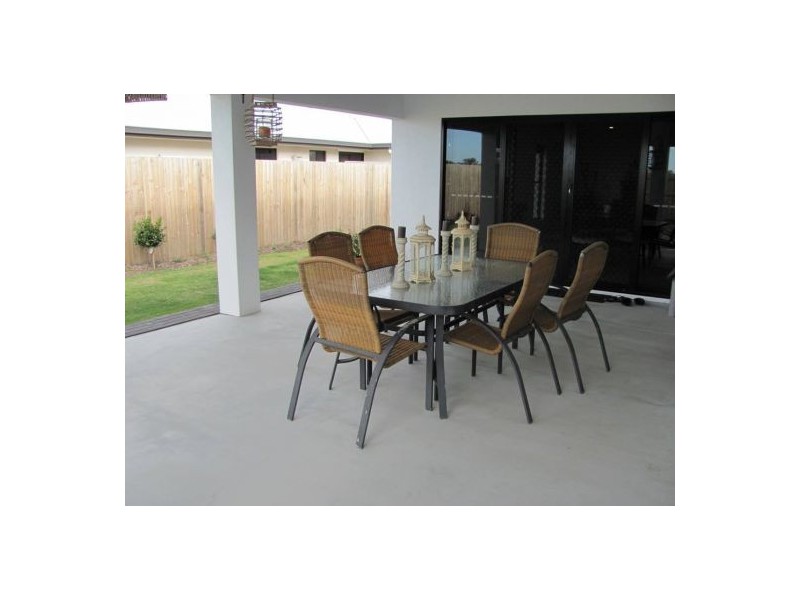 8 Kiber Place, Ooralea QLD 4740