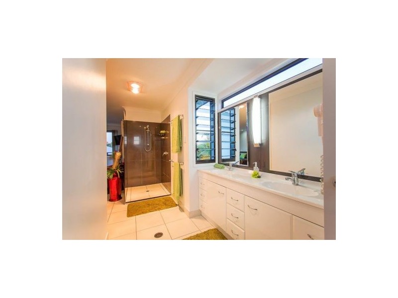 2 Inlet Way Court, Blacks Beach QLD 4740