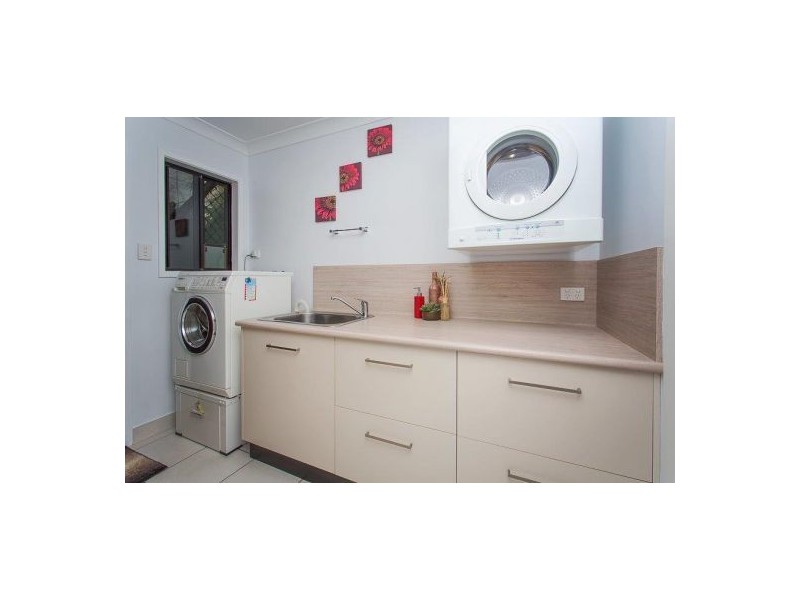 2 Inlet Way Court, Blacks Beach QLD 4740