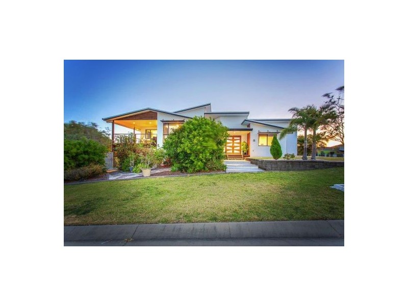 2 Inlet Way Court, Blacks Beach QLD 4740