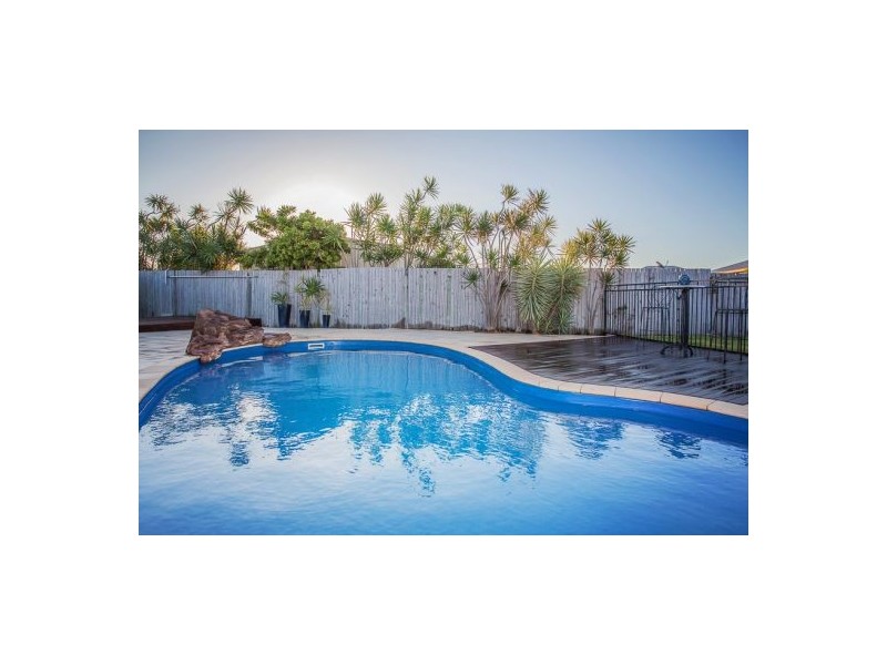 6 Shamic Court, Eimeo QLD 4740