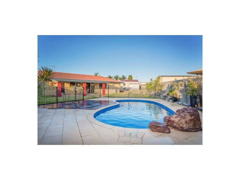 6 Shamic Court, Eimeo QLD 4740