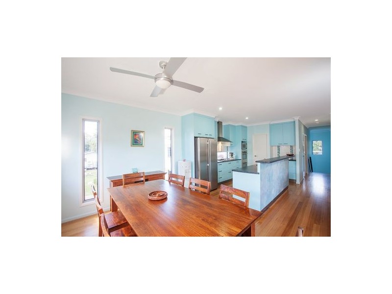 4. Prince Charles Avenue, Seaforth QLD 4741