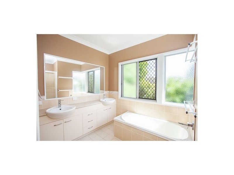 4. Prince Charles Avenue, Seaforth QLD 4741