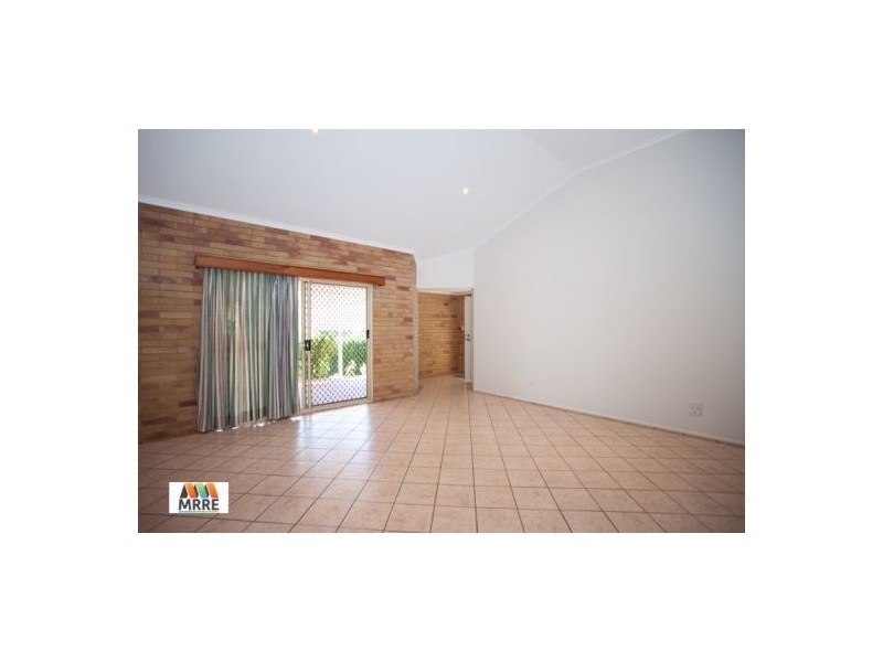 27 Theodore Crescent, Rural View QLD 4740
