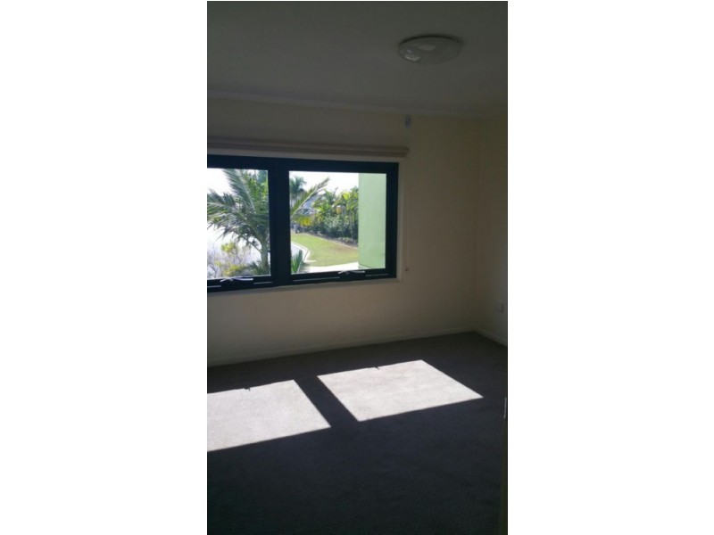 2/25-27 Transport Avenue, Paget QLD 4740