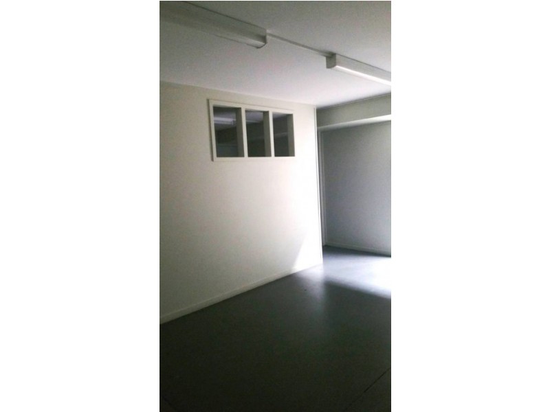 2/25-27 Transport Avenue, Paget QLD 4740