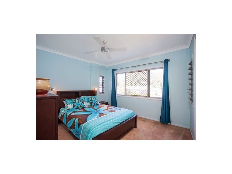 4 Prince Charles Avenue, Seaforth QLD 4741