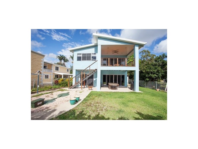 4 Prince Charles Avenue, Seaforth QLD 4741