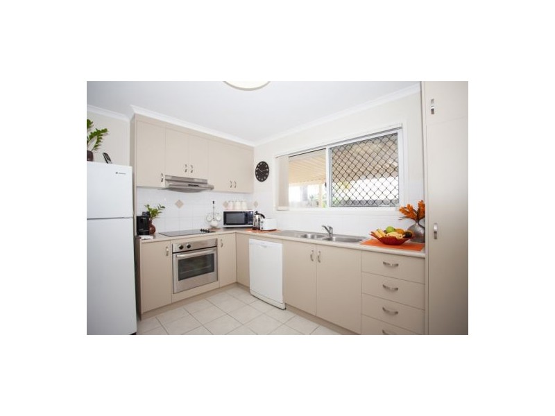 2/27 Lorraine Court, Andergrove QLD 4740
