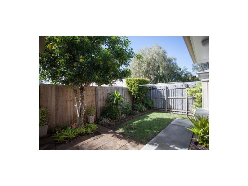 2/27 Lorraine Court, Andergrove QLD 4740