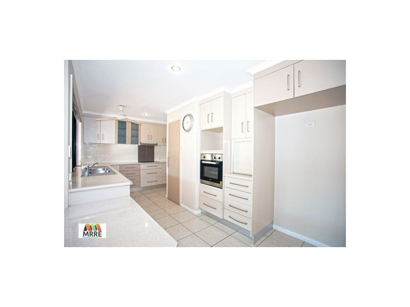 33 Windmill Crossing, Glenella QLD 4740