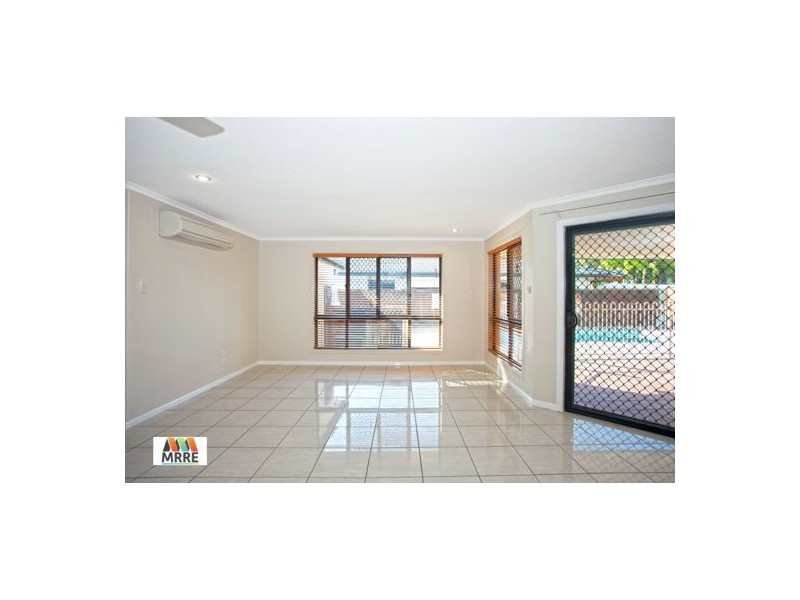 33 Windmill Crossing, Glenella QLD 4740