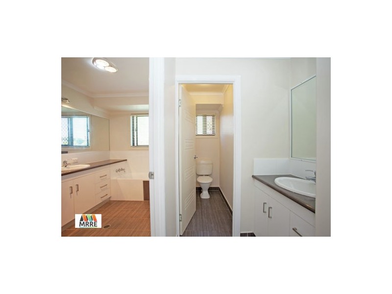 33 Windmill Crossing, Glenella QLD 4740