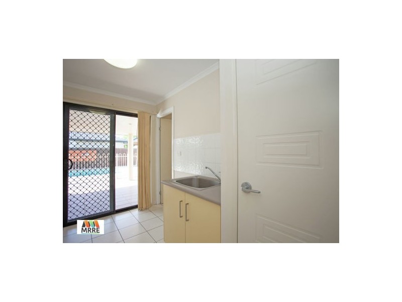 33 Windmill Crossing, Glenella QLD 4740