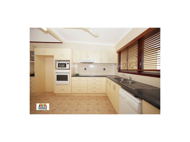 4 English Street, South Mackay QLD 4740